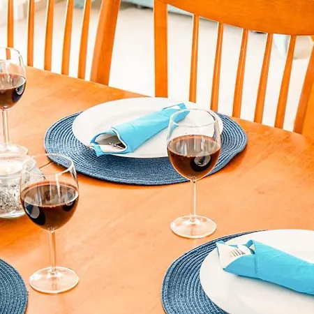 Rosedale By Ezoria Ajía Nápa